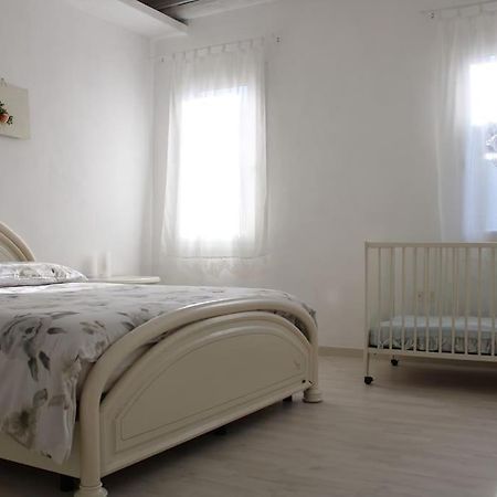 Apartment With Terrace In Chioggia'S Main Square Kültér fotó